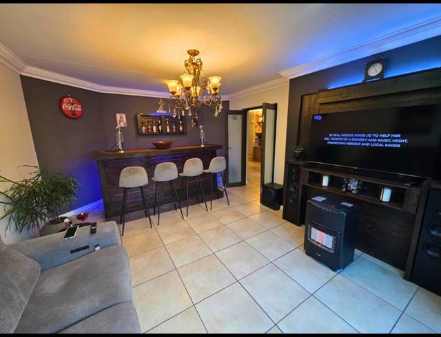 4 BEDROOM PROPERTY TO RENT IN BLUE GILL